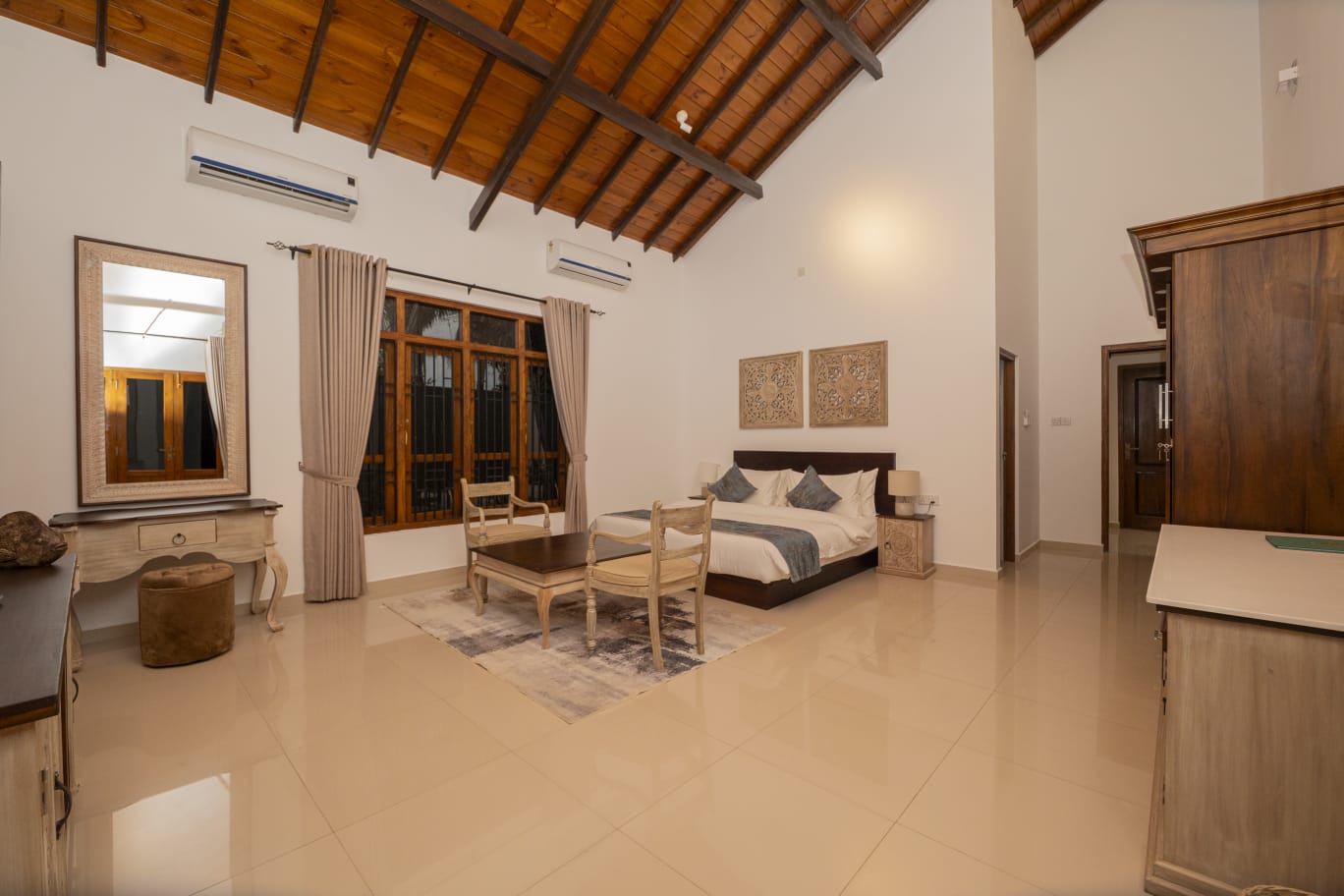 Villa Rooms
