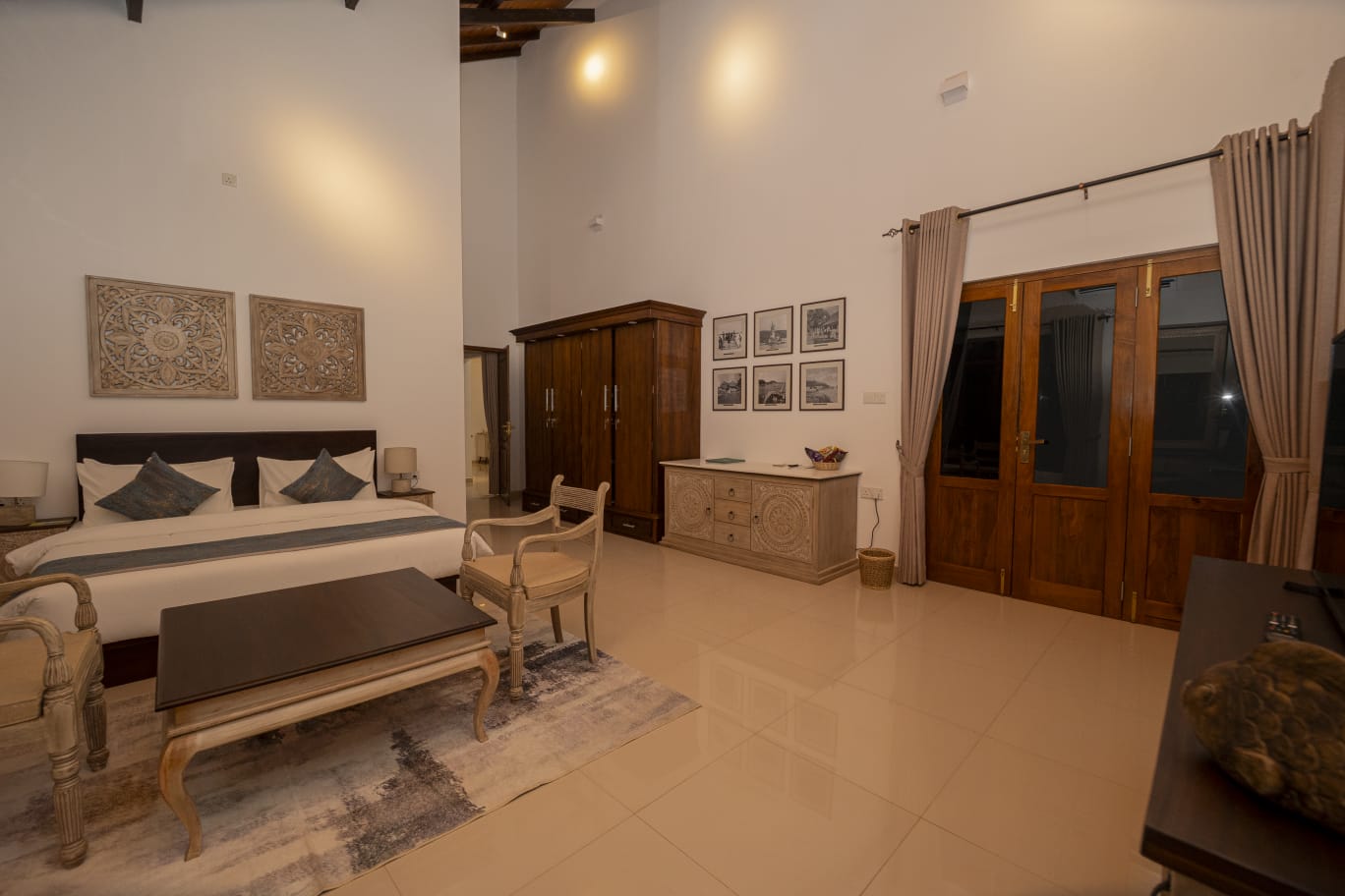 Villa Rooms