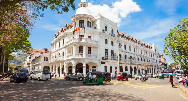 Day Day 01 – Arrival | Airport → Colombo - 